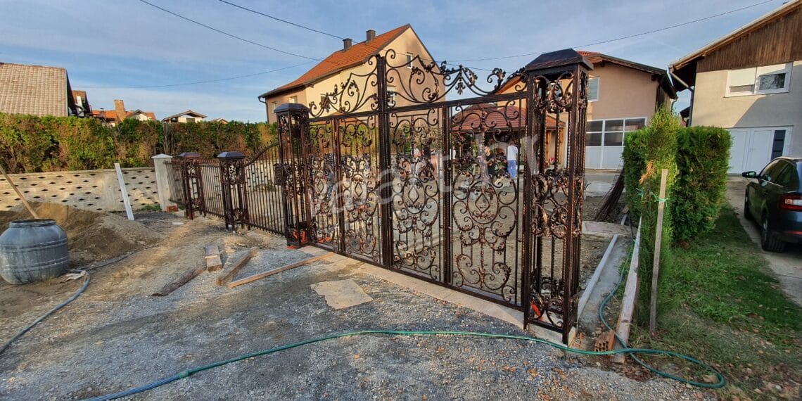 vanjska metalna ograda dizajn zaobljene linije crte