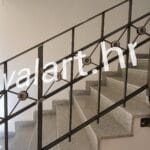 unutarnja metalna ograda s ornamentima