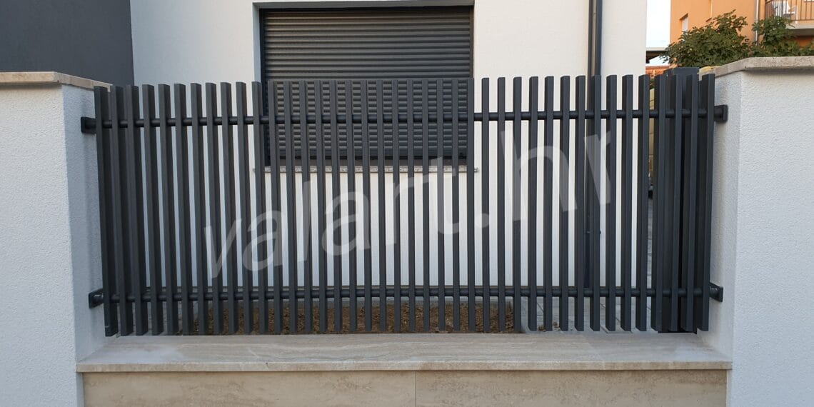 vanjska metalna ograda dizajn jednostavni minimalnistički