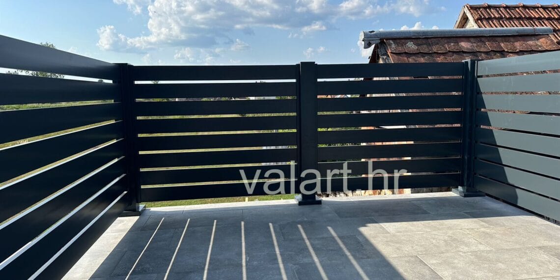 vanjska metalna ograda dizajn jednostavni minimalnistički
