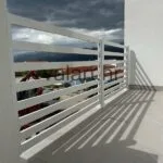 Jednostavan linijski dizajn metalna ograda balkon bijeli
