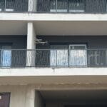 Jednostavan linijski dizajn ograda balkon boja antracit tanke linije