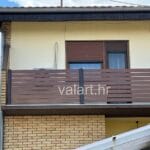 Jednostavan linijski dizajn ograda balkon boja drva