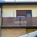 Jednostavan linijski dizajn ograda balkon boja drva