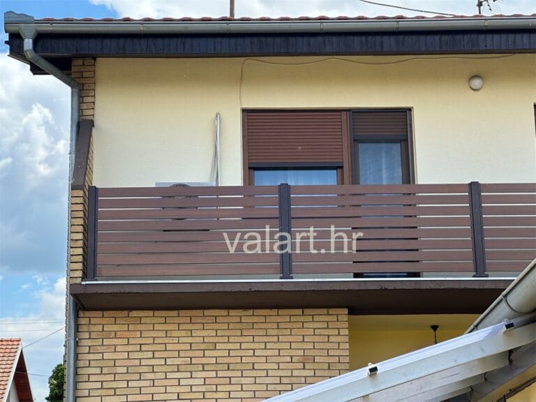 Jednostavan linijski dizajn ograda balkon boja drva