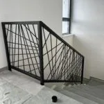unutarnja metalna ograda dizajn geometrijski linijski stubište antracit u boji