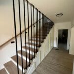 unutarnja metalna ograda dizajn geometrijski linijski minimalistički stubište antracit u boji