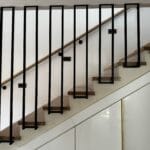 unutarnja metalna ograda dizajn geometrijski linijski minimalistički stubište antracit u boji