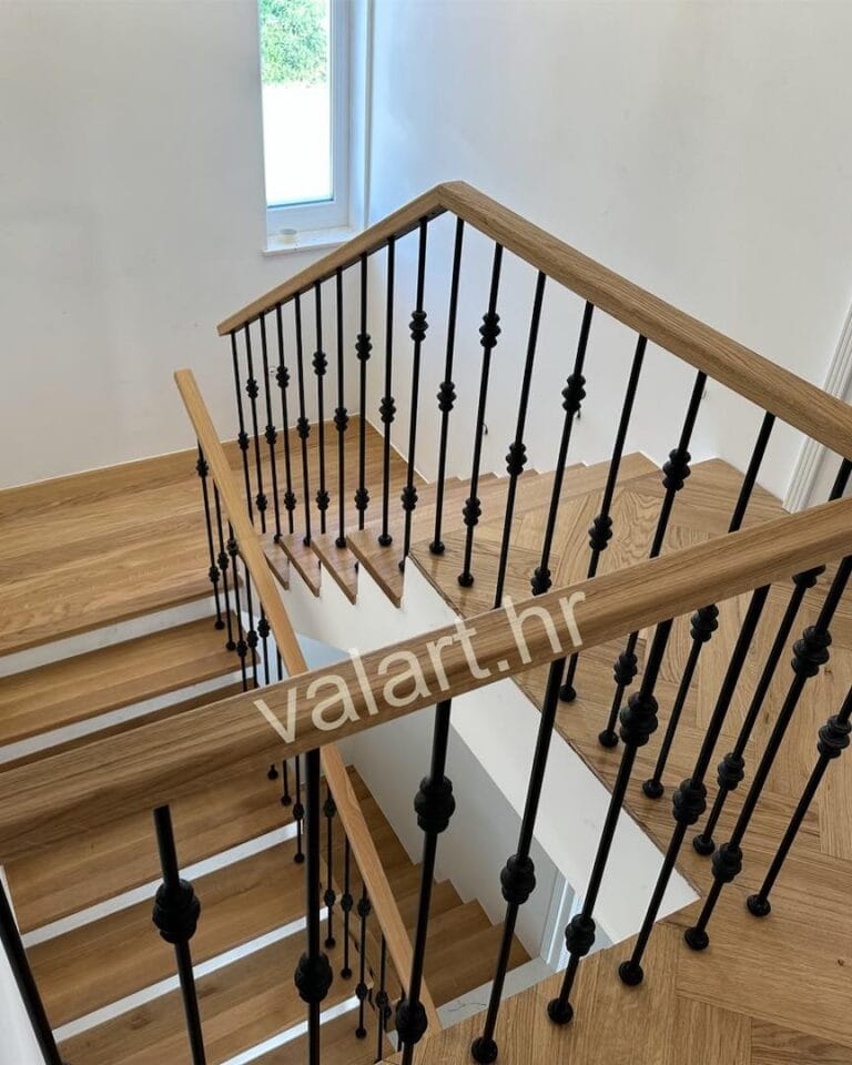 elegantna unutarnja metalna ograda s rukohvatom