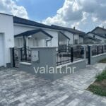 okućnica vanjska ograda metalna s ornamentima