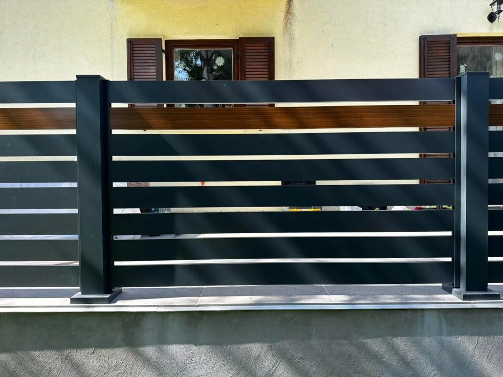 dvorišna vrata jednostavna minimalistički dizajn antracit metalna
