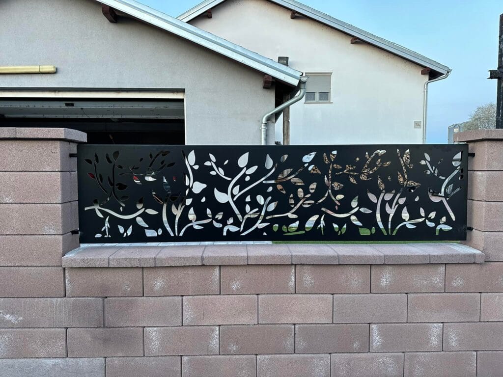 zanimljiv uzorak vanjska ograda metalna