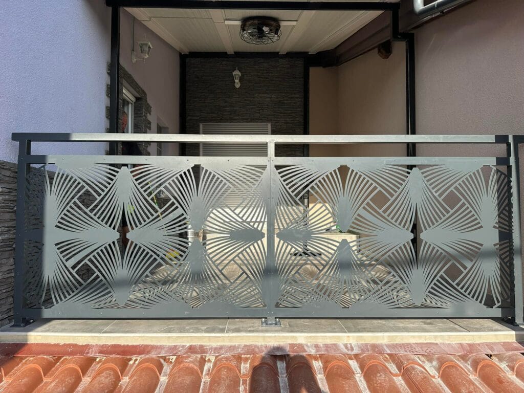 ograda vanjska geometrijski uzorak