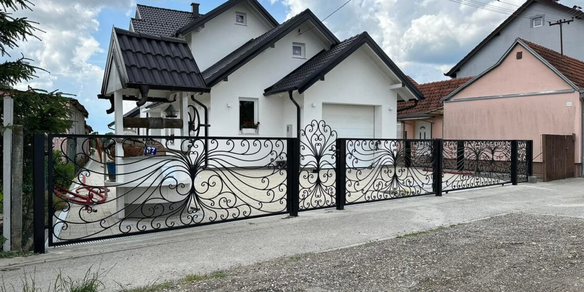 vanjska metalna ograda dizajn