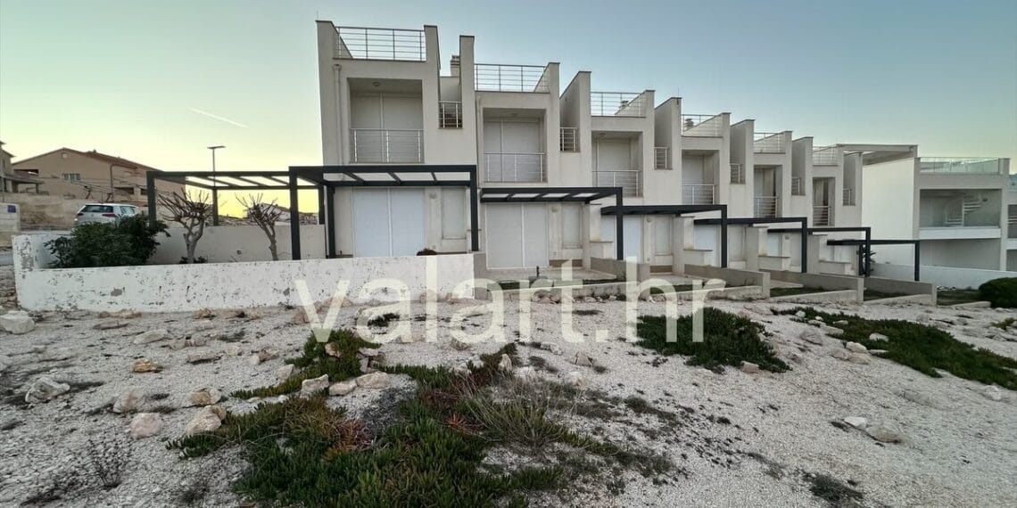 velika pergola nadstrešnica niz po mjeri