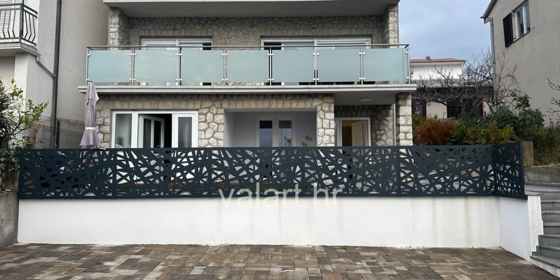 laserski rezana vanjska metalna ograda antracit