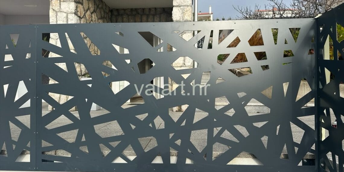 laserski rezana vanjska metalna ograda antracit